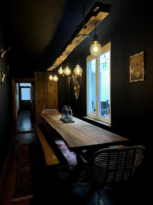 Vakantiehuis Grande Maison Au Coeur Du Carre - Quartier Festif! *